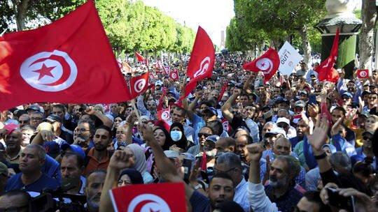 Photo of عضوان في الشيوخ الأمريكي يطالبان بايدن باتخاذ قرار مهم تجاه تونس