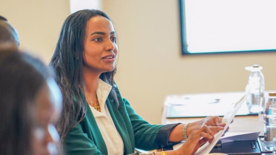 سيدة الأعمال Asia Ibrahim أزمة الطاقة في أوروبا قد تعود قريباً