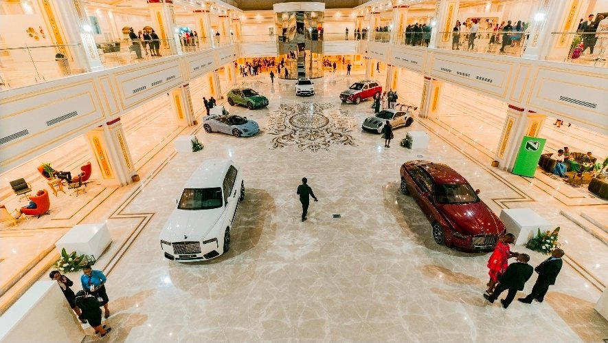 جلالة الملك مسواتي الثالث يفتتح رسميًا إيزولويني بالاتزو في حدث تاريخي بمملكة إسواتيني - صورة مميزة صورة مميزة: جلالة الملك مسواتي الثالث يفتتح رسميًا إيزولويني بالاتزو في حدث تاريخي بمملكة إسواتيني