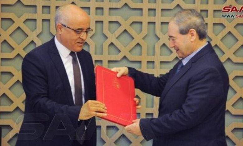 المقداد يتسلم أوراق اعتماد السفير التونسي لدى سوريا