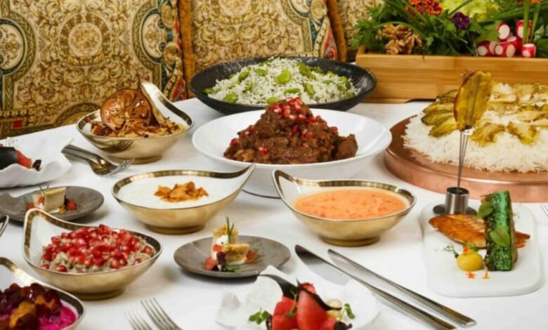 خيمة حكايات الرمضانية تنير دبي تجربة ثقافية متميزة في فندق بلازو فيرساتشي