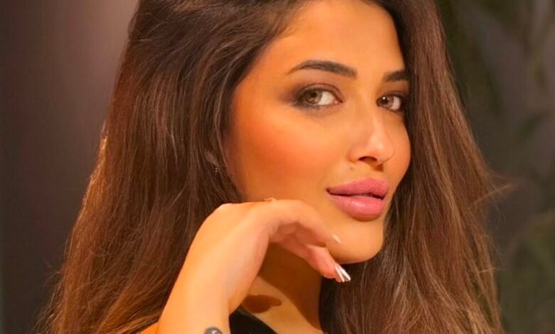 لارا حسين صوت فني يعيد تشكيل العلاقة بين الإحساس والمادة