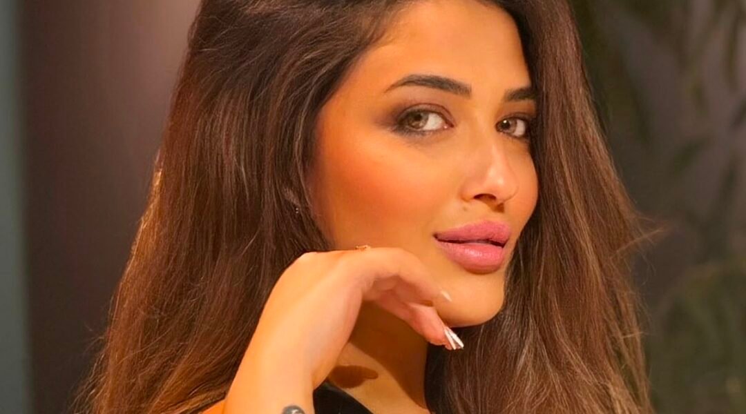 لارا حسين صوت فني يعيد تشكيل العلاقة بين الإحساس والمادة - صورة مميزة صورة مميزة: لارا حسين صوت فني يعيد تشكيل العلاقة بين الإحساس والمادة